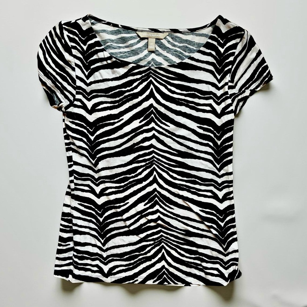 Banana Republic Black and White Zebra Print Short Sleeve Top
